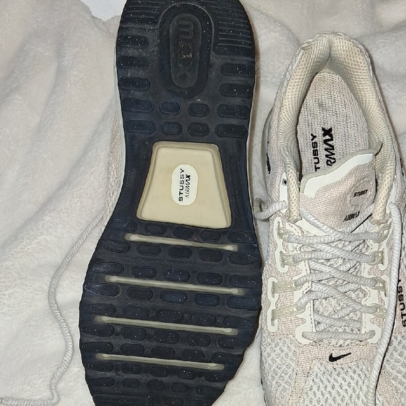 Nike Stussy Cream Mesh Running Shoes - Picture 5 of 9